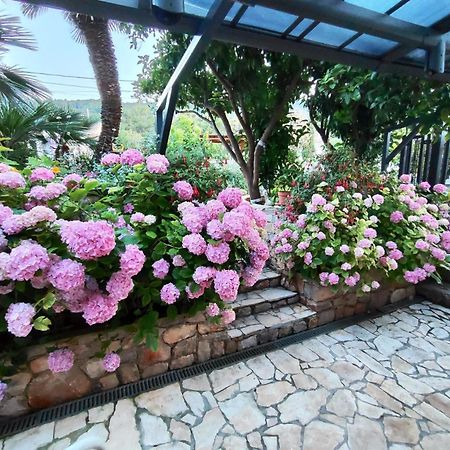 Vacation House Orange Veli Lošinj Екстериор снимка