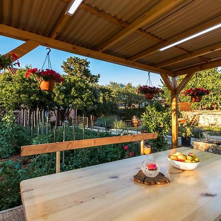 Vacation House Orange Veli Lošinj Екстериор снимка
