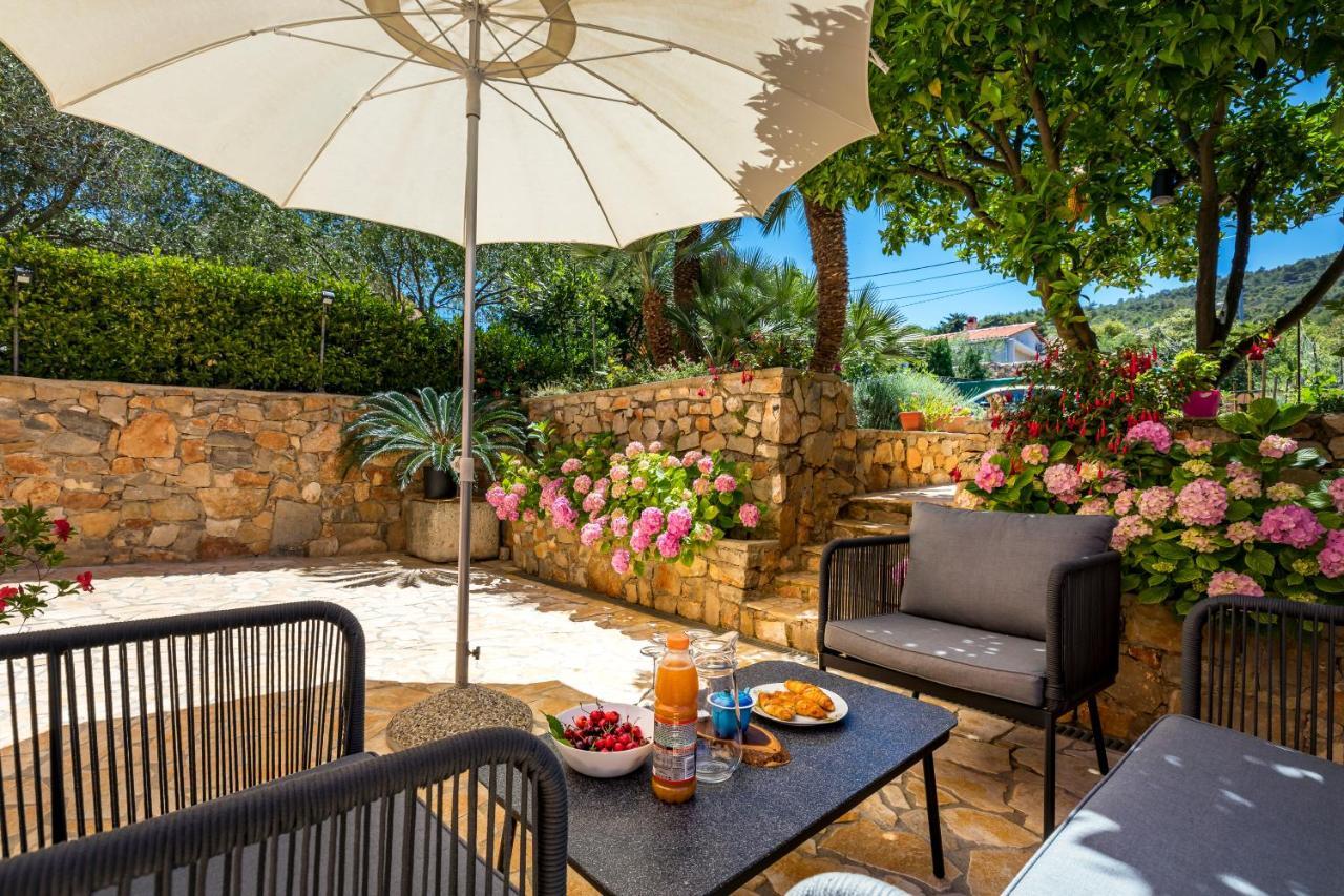 Vacation House Orange Veli Lošinj Екстериор снимка