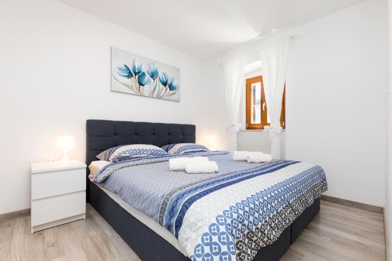 Vacation House Orange Veli Lošinj Екстериор снимка