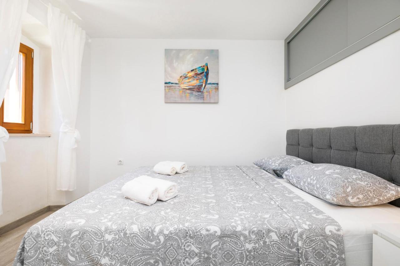 Vacation House Orange Veli Lošinj Екстериор снимка