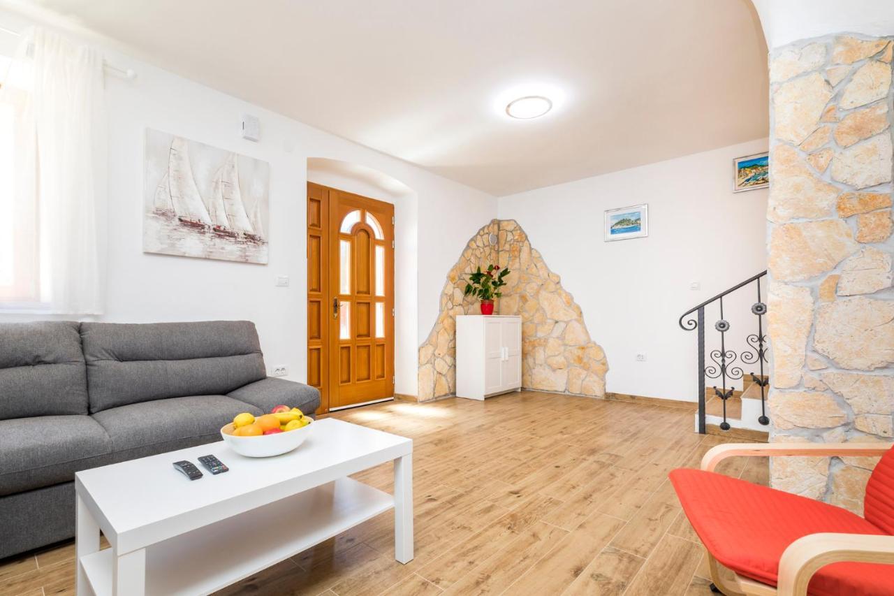Vacation House Orange Veli Lošinj Екстериор снимка