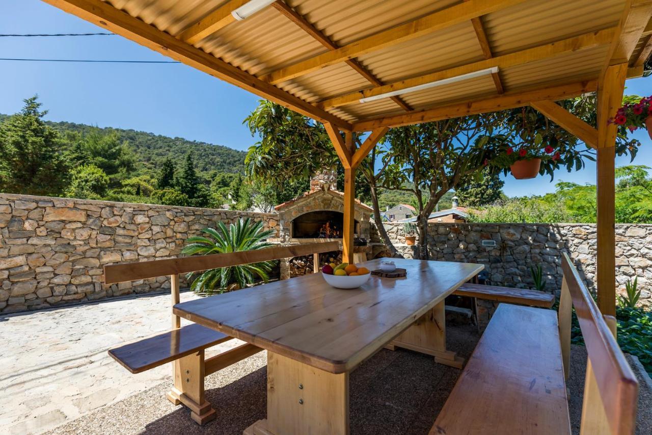Vacation House Orange Veli Lošinj Екстериор снимка