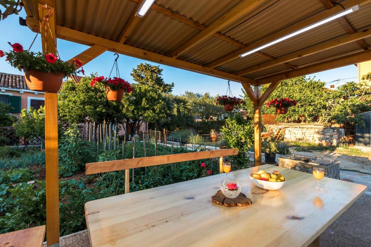 Vacation House Orange Veli Lošinj Екстериор снимка